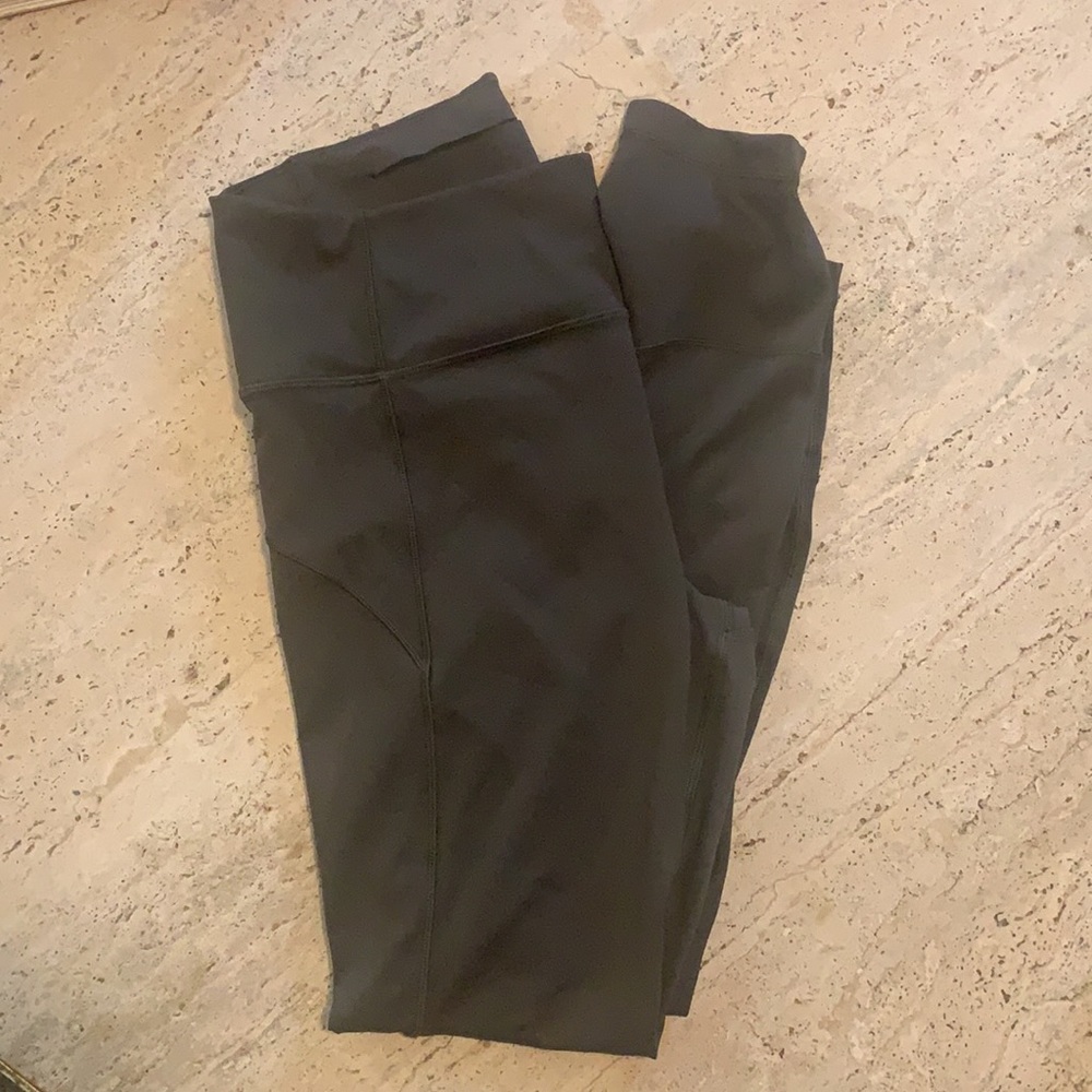 Lululemon In Movement Tight 25” - Picture 7 of 7